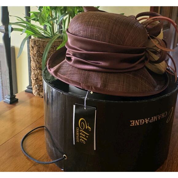 Nwt Elite Champagne Brown And Beige Woven Derby Church Hat W/Feathers And Satin